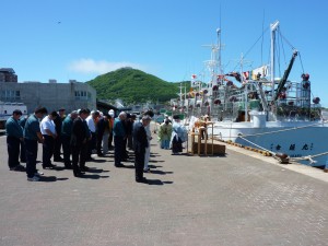 関係者による大漁と安全祈願の様子
